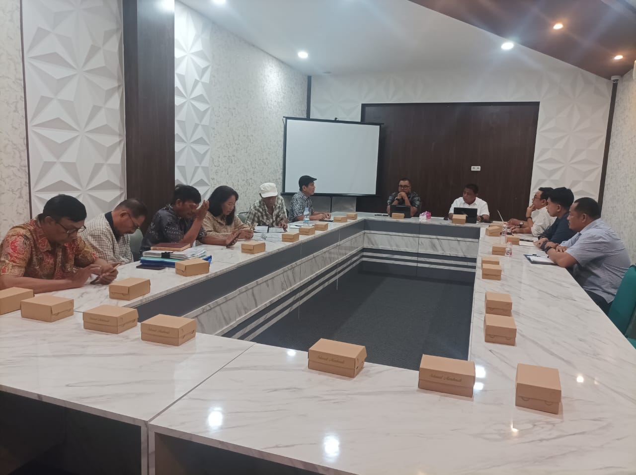 b93cc909-2521-4c56-8176-b2d28e0e6744